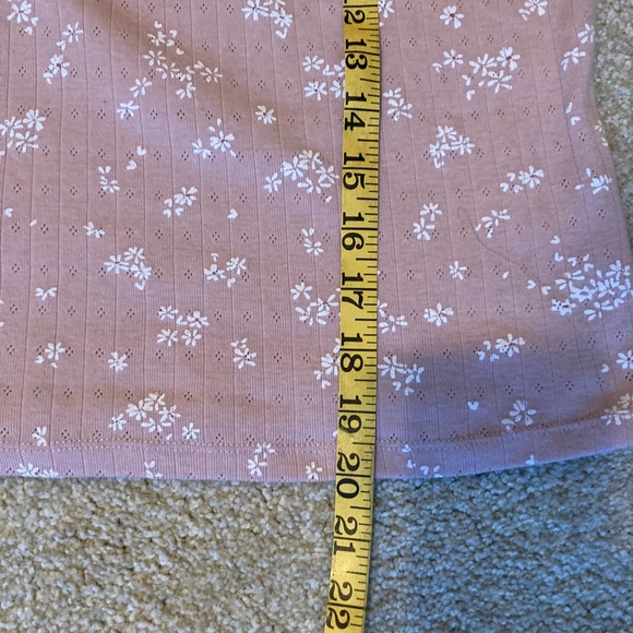 Cute rib knit short top. Short sleeve, button placket. Size large. - Picture 7 of 7